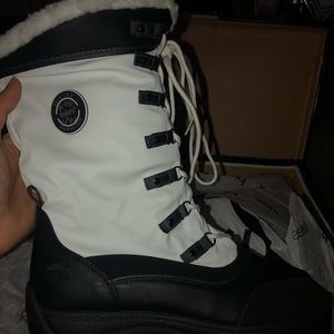 Winter boots, brand new